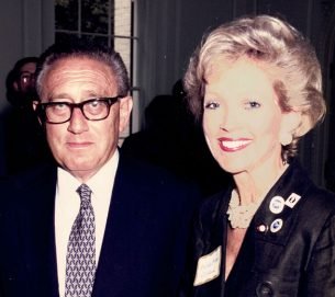 Dignitaries-slider2-305x271